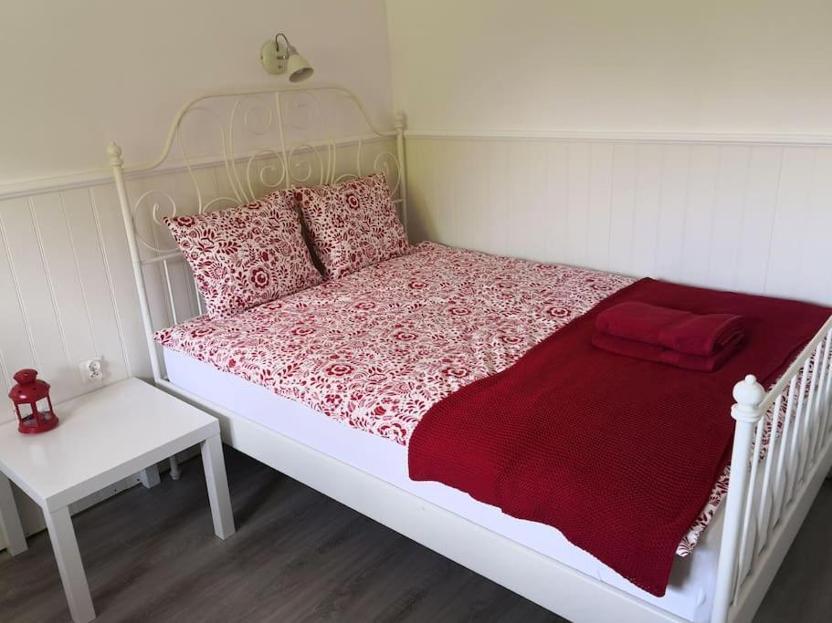 הוילה Jankowice  Red Bed מראה חיצוני תמונה
